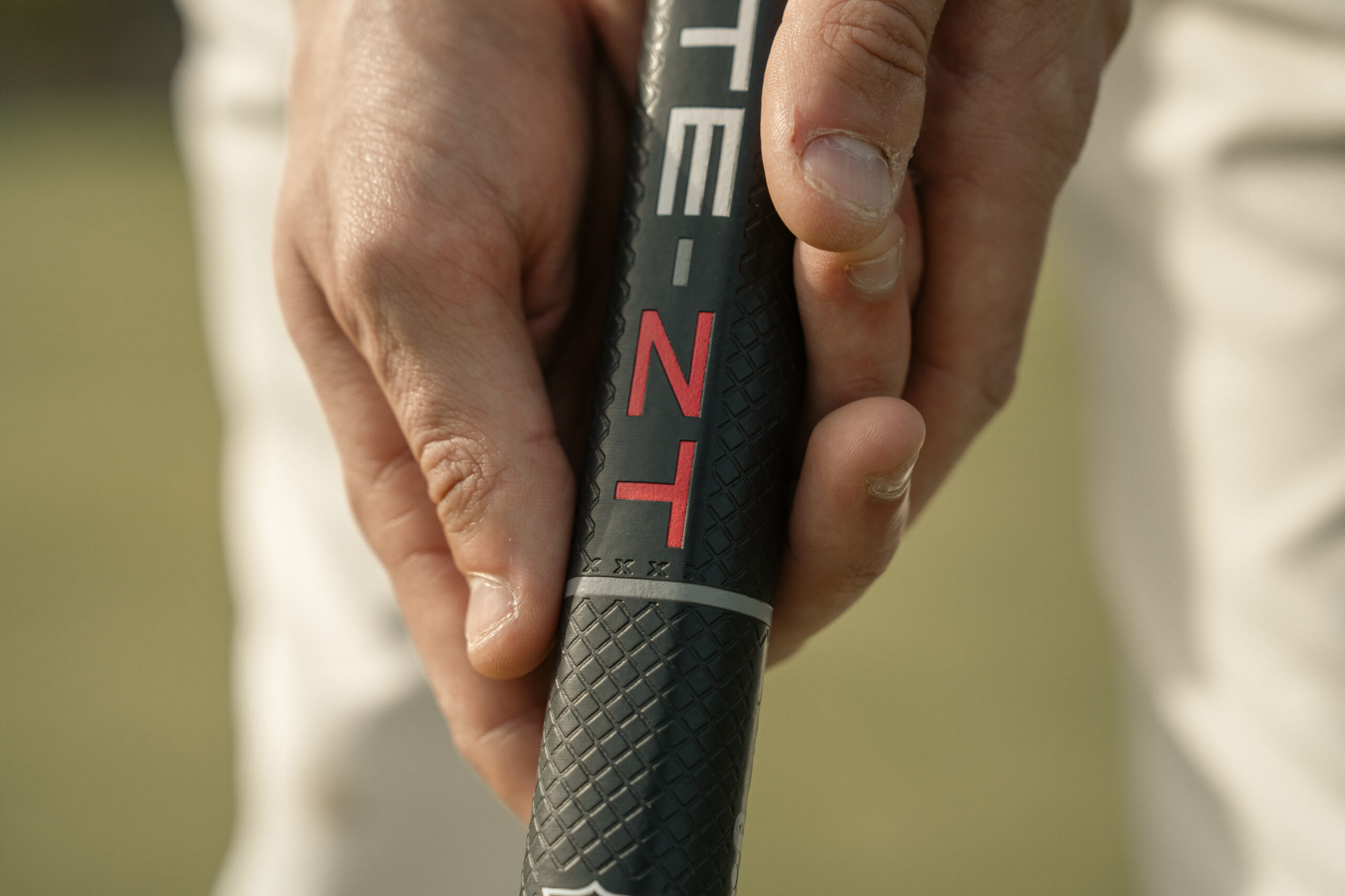 a close up look of the wilson infinite zt putter grip