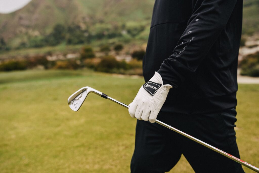 a look at the srixon zxi7 irons as Echavarria Triumphs