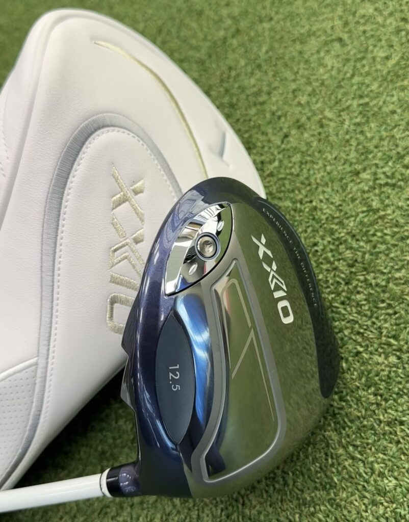 close up of xxio 14 ladies driver and head cover
