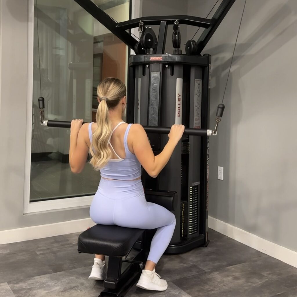 Demonstration of lat pulldown