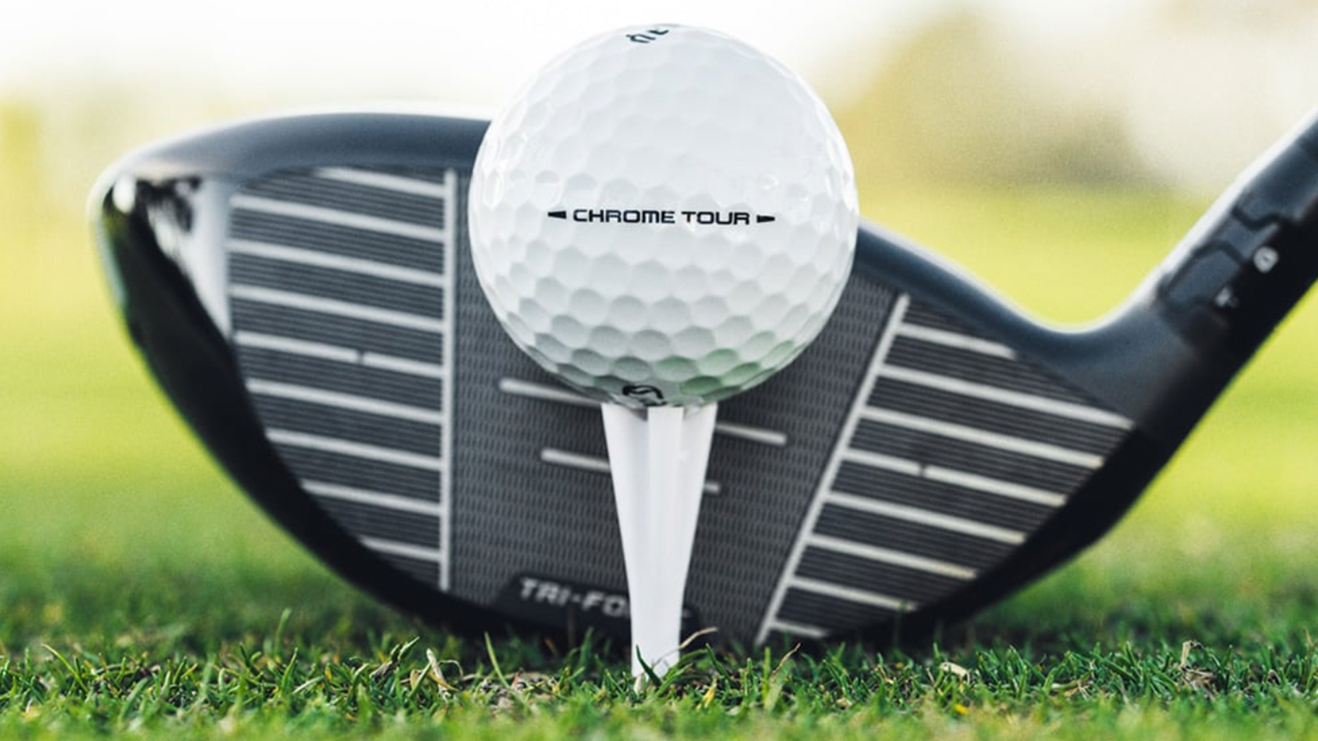 a close look at the callaway chrome tour golf ball for 2026